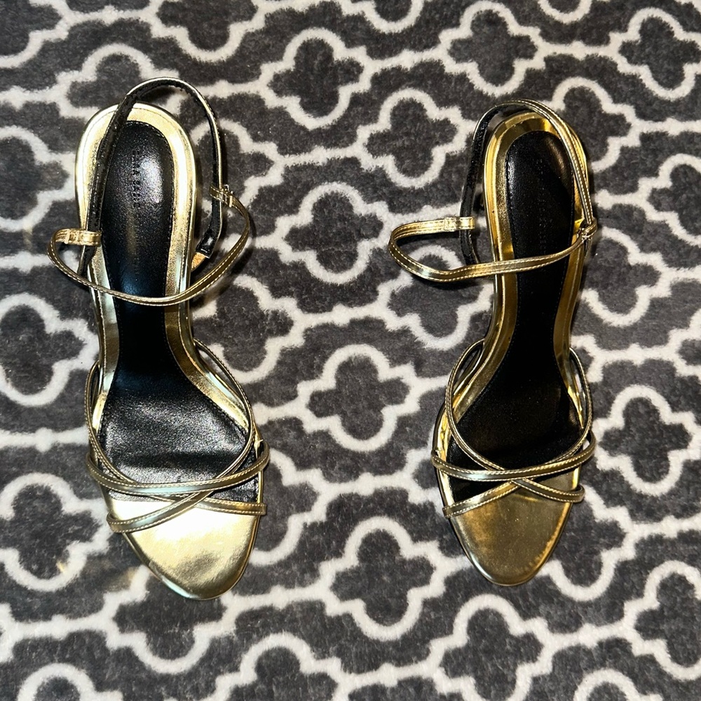 Zara Basic Collection Metallic Gold heels with black soles and heel cap. Sz 39